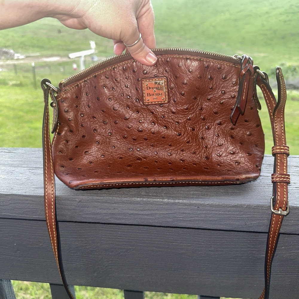 Dooney & Bourke Light Brown Cleat Jj Should Purse Crossbody